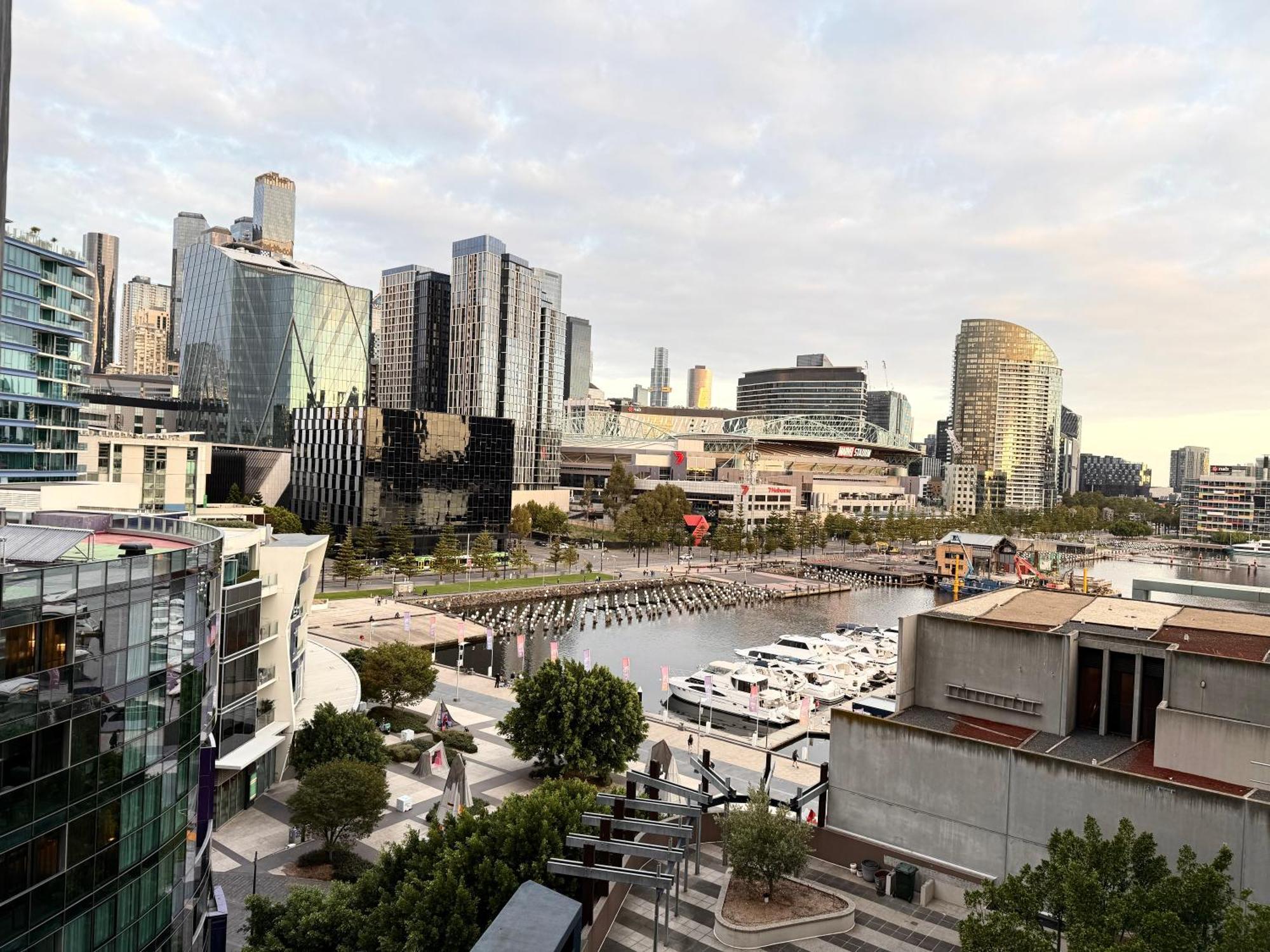 Akom At Docklands Melburne Exterior foto